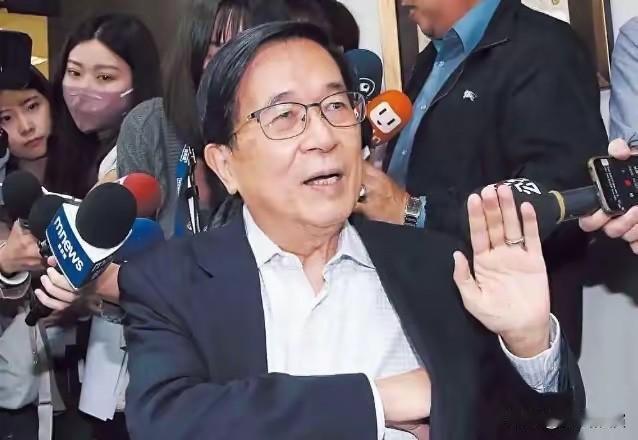 台湾青年联合会理事长何溢诚发文称，若大陆对台动武，首波火箭军与火箭炮攻击即可摧毁