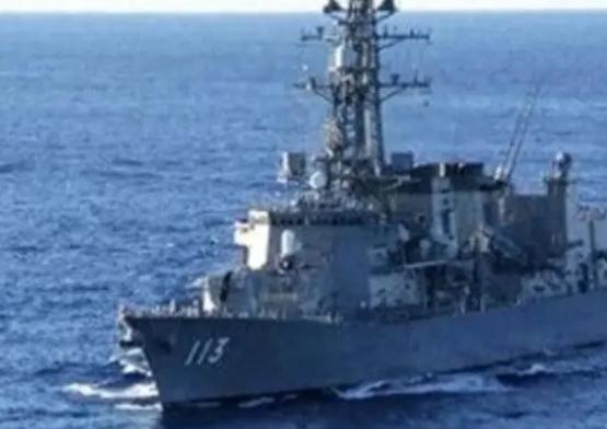 日本军舰硬闯台海，网友炸锅：为啥不直接打沉？真相没那么简单。外交部发言人郭嘉