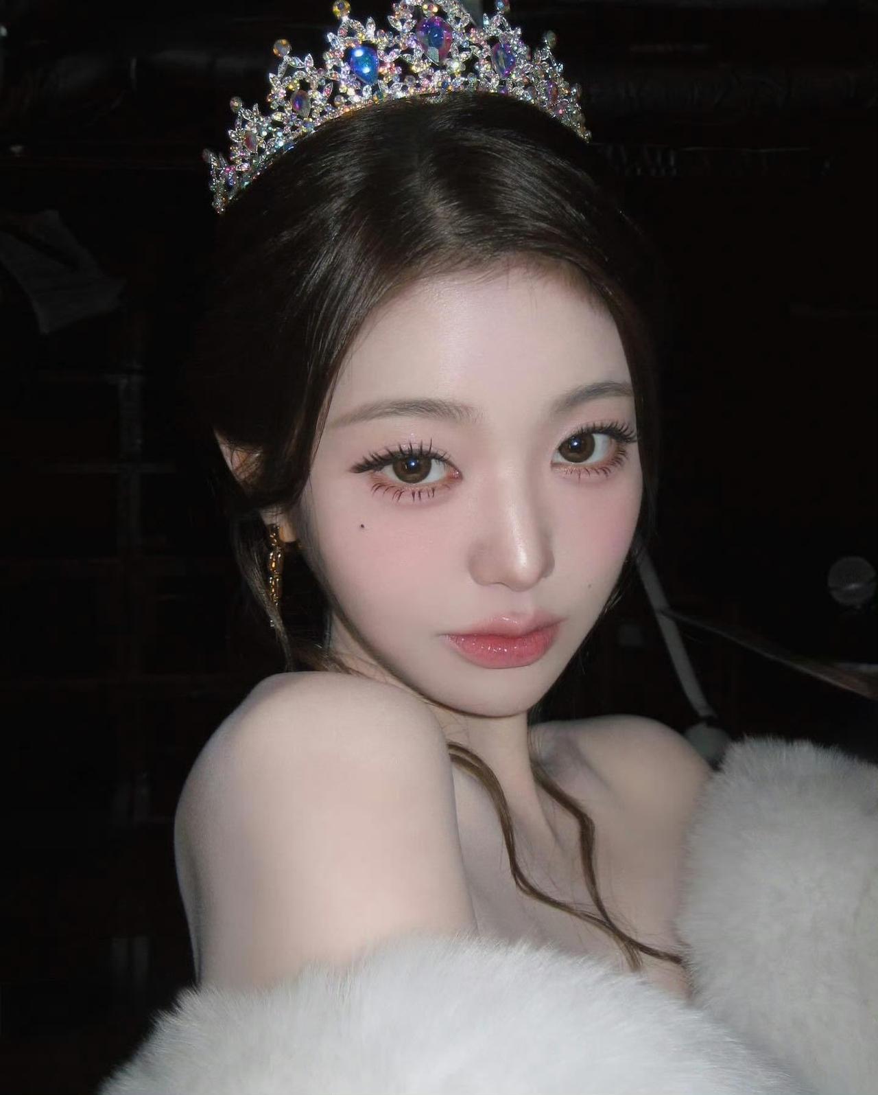 公主殿下[滑稽笑]张元英