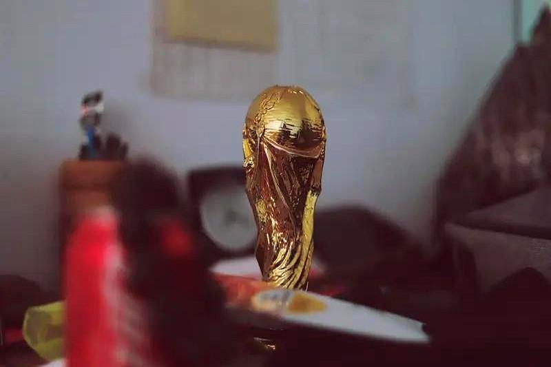 国足热身赛这事儿，真是想找强队都难。世界杯临近，人家参赛队都在自己忙活，哪有