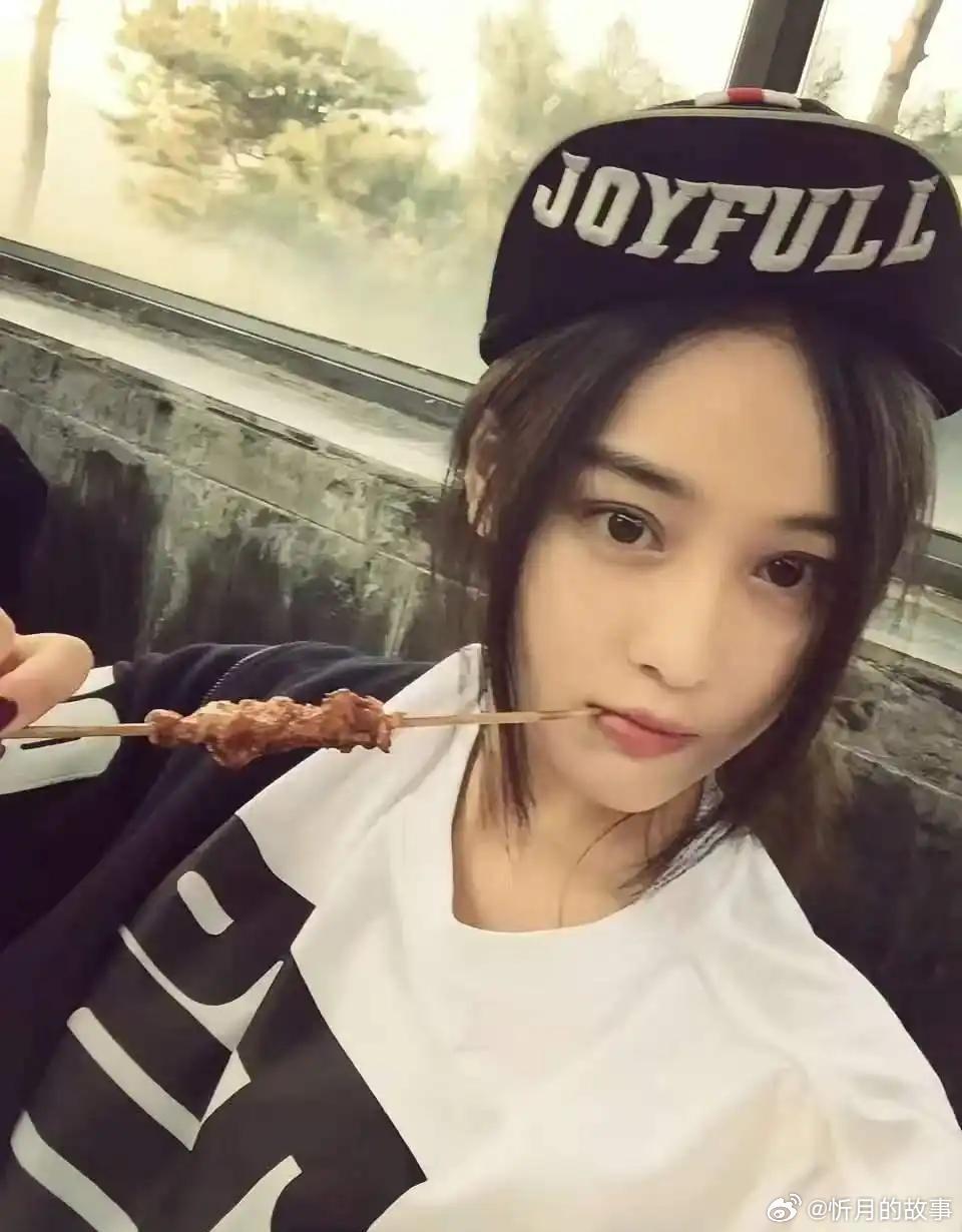 张馨予早年模特期间的照片