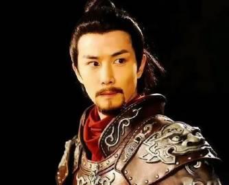王忠嗣身兼四镇节度使后，李光弼对他说：“大唐一半精锐由你掌握，陛下怎么能安心呢？