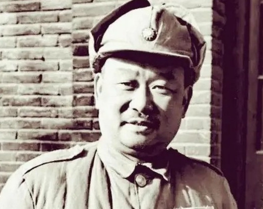 国民党上将刘峙的父亲，因纠纷被乡邻打死。多年后已经发迹的刘峙回到家乡，亲戚让他为