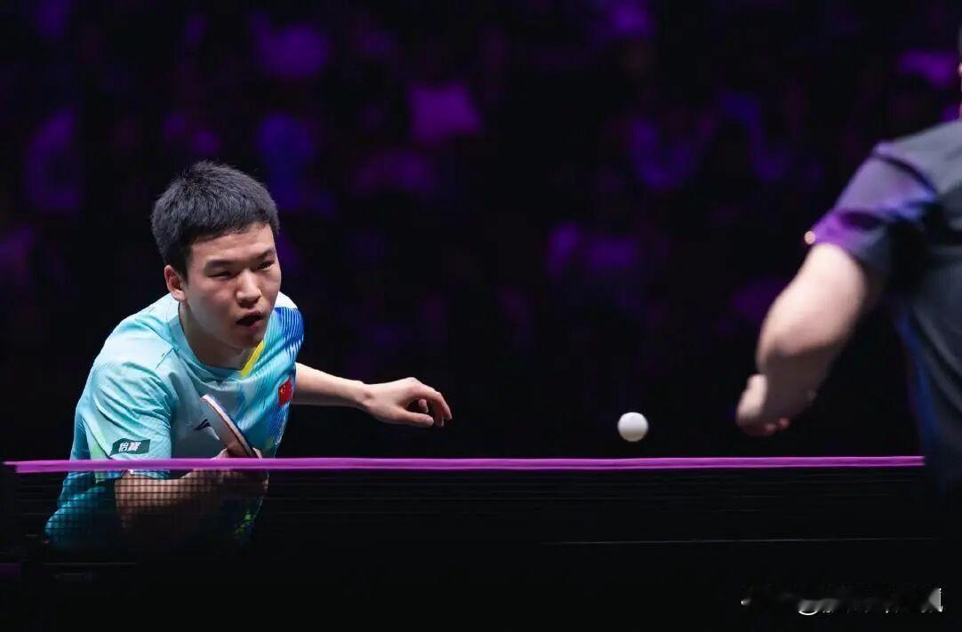 太搞笑了吧，向鹏为什么要申请退赛？还是因身体原因退赛？亏这位友友说得出。难道向鹏