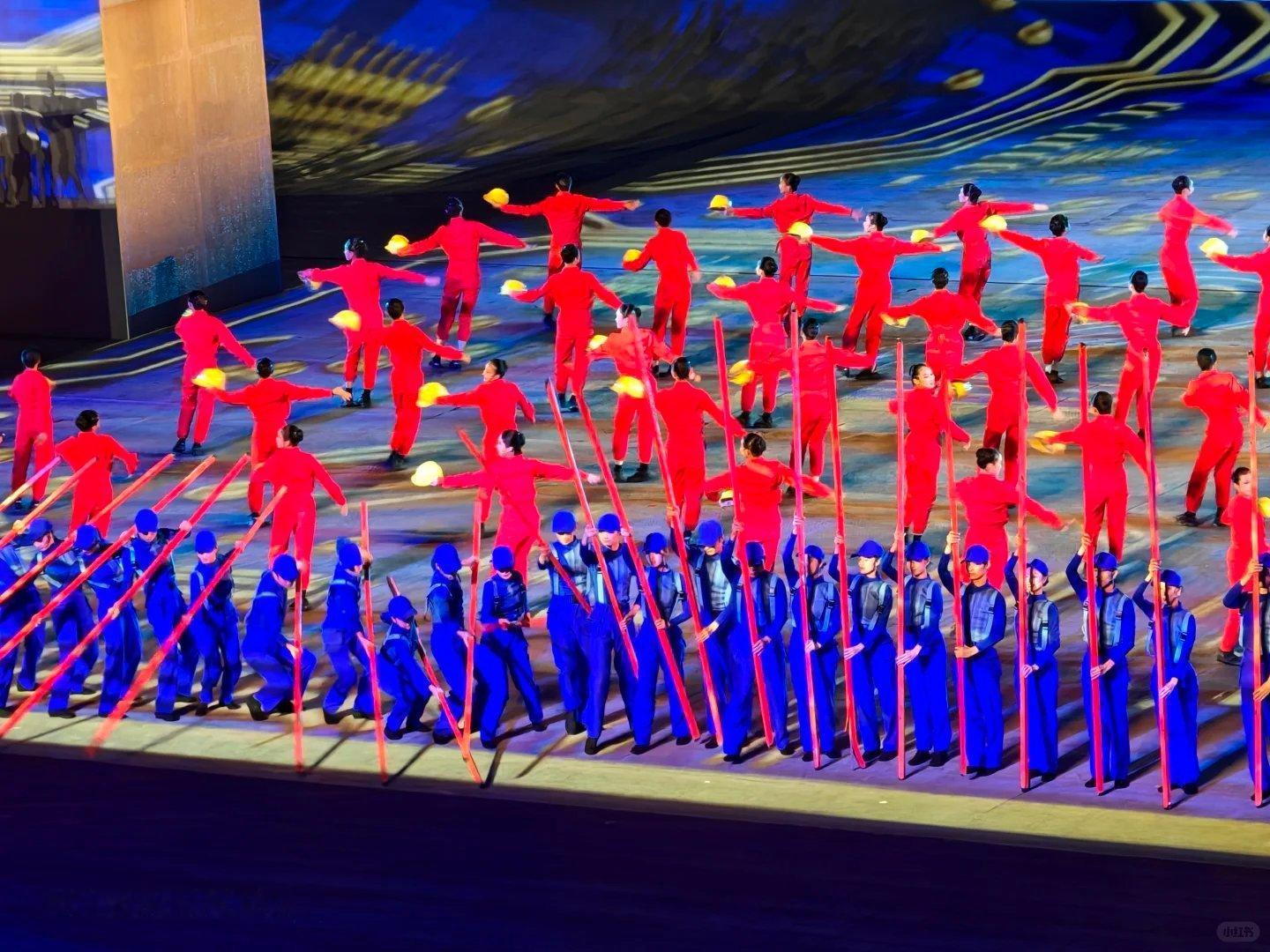 十五运会闭幕式现场宛如梦幻之境!以海天为幕，城市为景，全球首个“城市全景闭幕式”