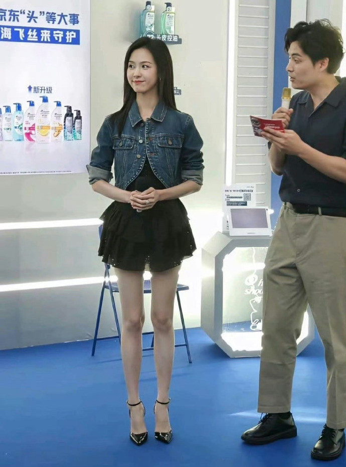 陈都灵现实中咋这么不上镜啊…感觉本人比这漂亮一万倍​​​