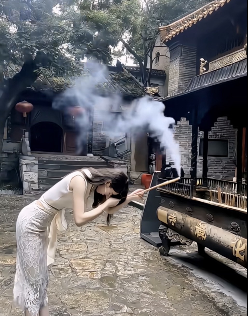 猜猜女施主在求什么？猜对有奖励。