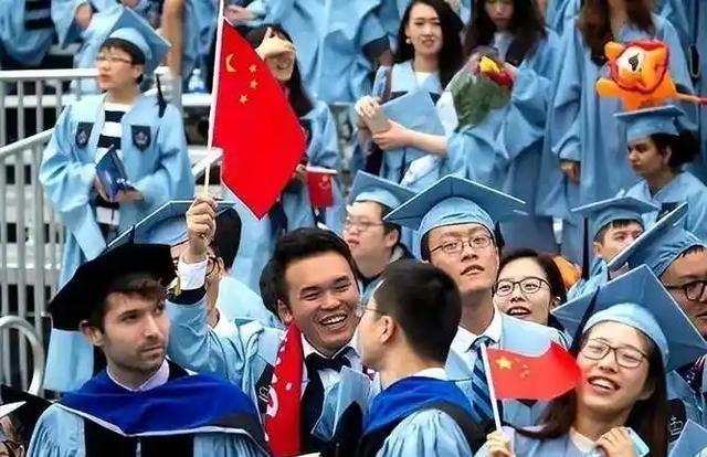 美国人曾称：“如果中国真的那么好，为啥还有大批人移民到美国？”中国人移民美国，并