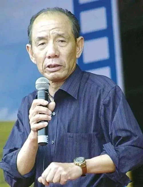 “老戏骨”魏宗万曾说：拍《三国演义》时，我非常嫉妒唐国强，因为从68集到78集，