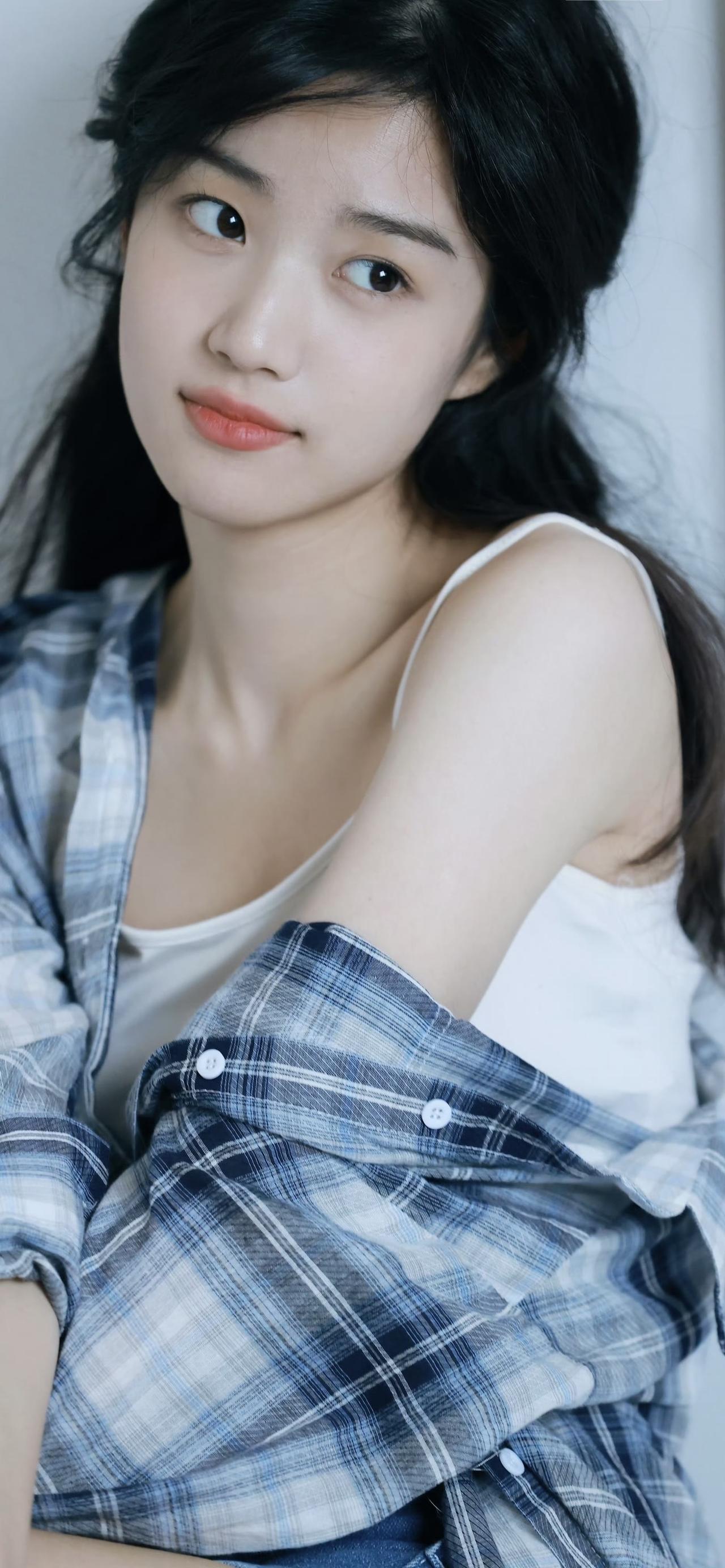 美女壁纸-第5879期-卢昱晓