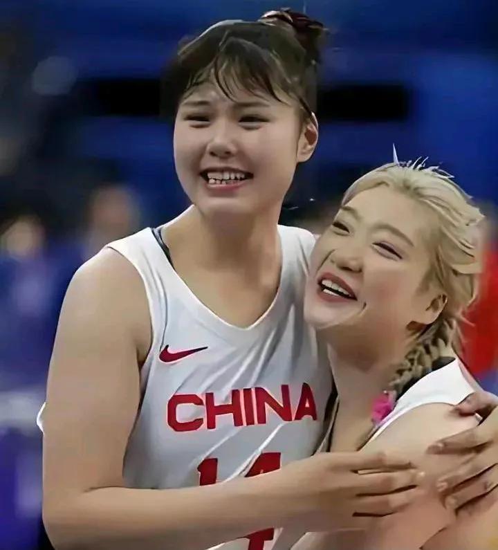 就算是宫鲁鸣不辞职，继续带中国女篮畅想奥运会，估计他也会做出改变的。一是李月汝