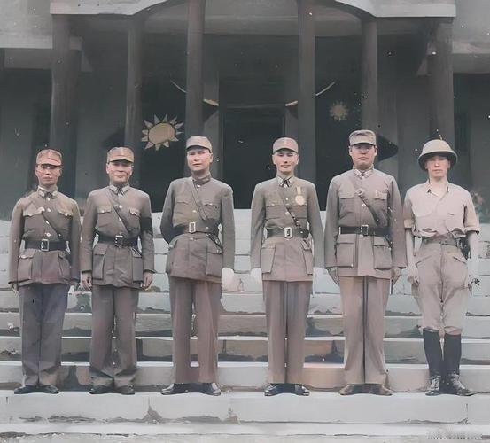 1966年，白崇禧病逝，蒋介石去吊唁，在灵堂上问白家人有何困难，白崇禧小儿子的一