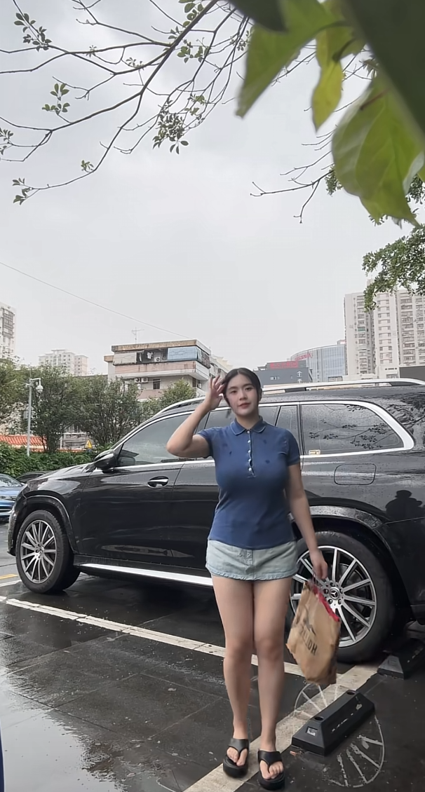 下雨了还打不到车[哭哭][哭哭][哭哭]