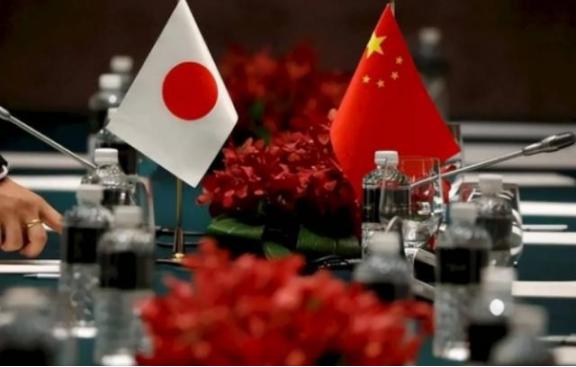 俄罗斯顶尖的国际问题专家看完日本连夜往九州运导弹的新闻，对着卫星通讯社的镜头沉默