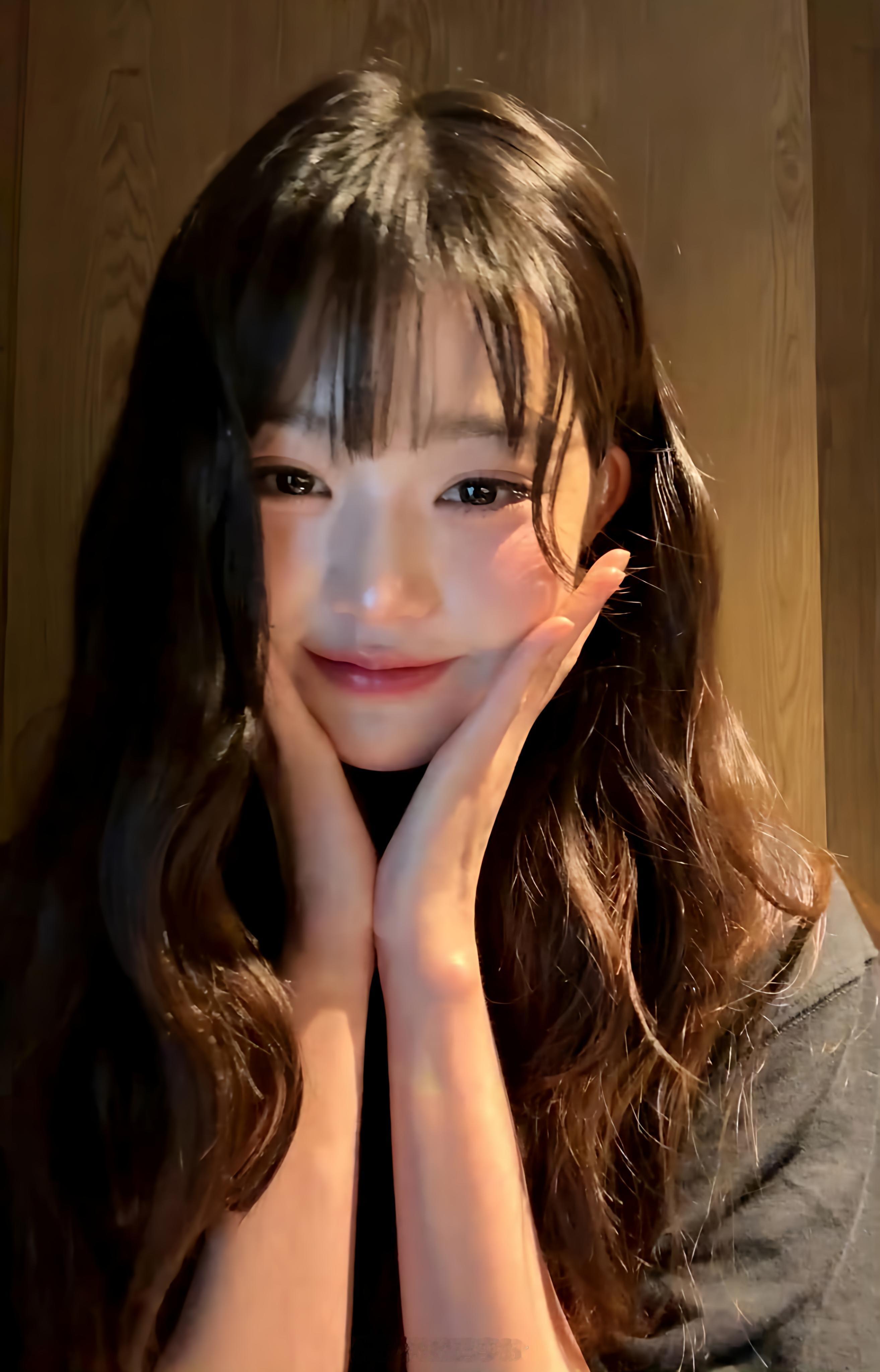 张元英剪了刘海确实好看啊无论换了什么发型，她都能轻松驾驭🤩​​​