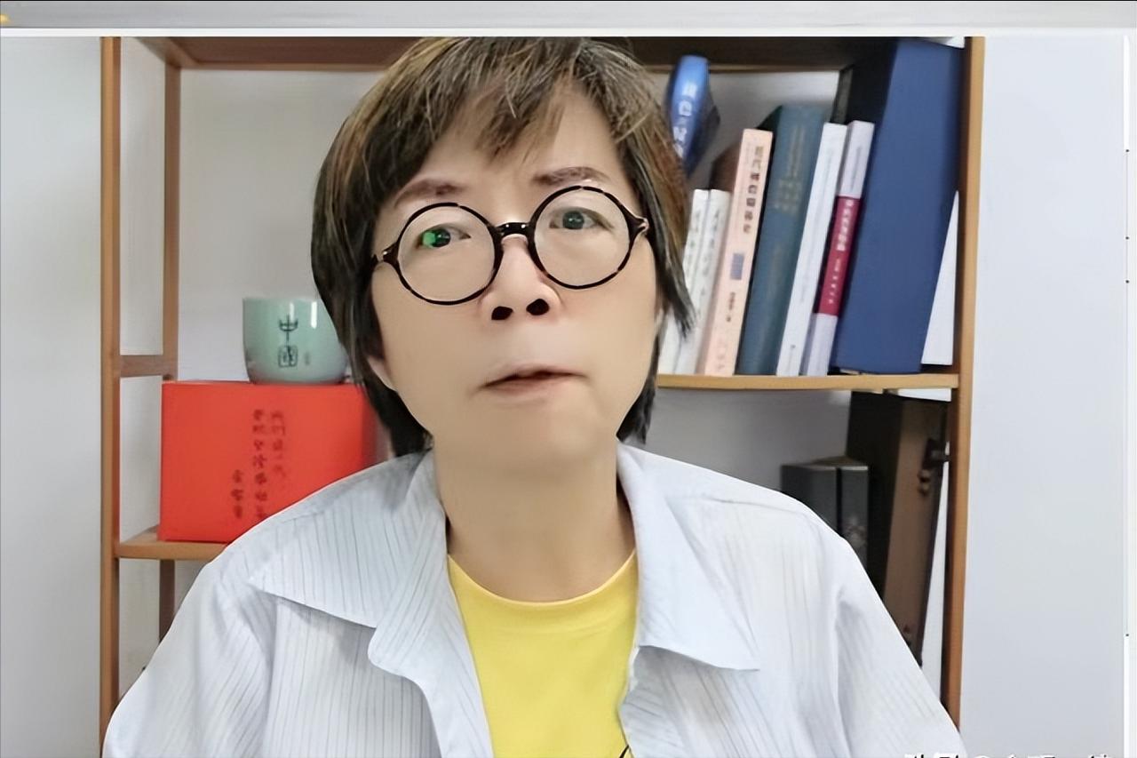 黄智贤：很多网军可能以后‘生孩子没X眼’，你爸妈生你养你，是要你做网军吗？这