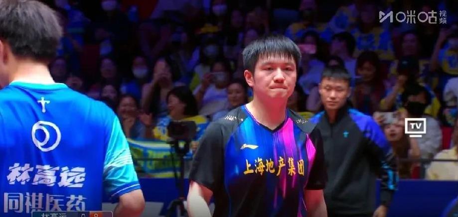 好家伙今天都不白来樊振东和林高远终于面对面啦东东大王太久不打球了今天让你们