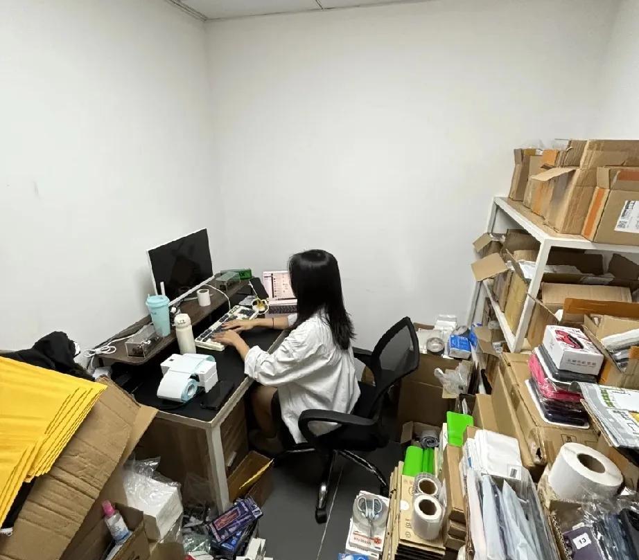 为啥潮汕人宁愿在深圳租房也不愿回老家呢？大学同学离异有3娃，在深圳做外卖，前几