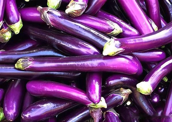 如果你有高血压一定要多吃这几种食物，来帮你解除烦恼啊第一、南瓜，第二、木耳，