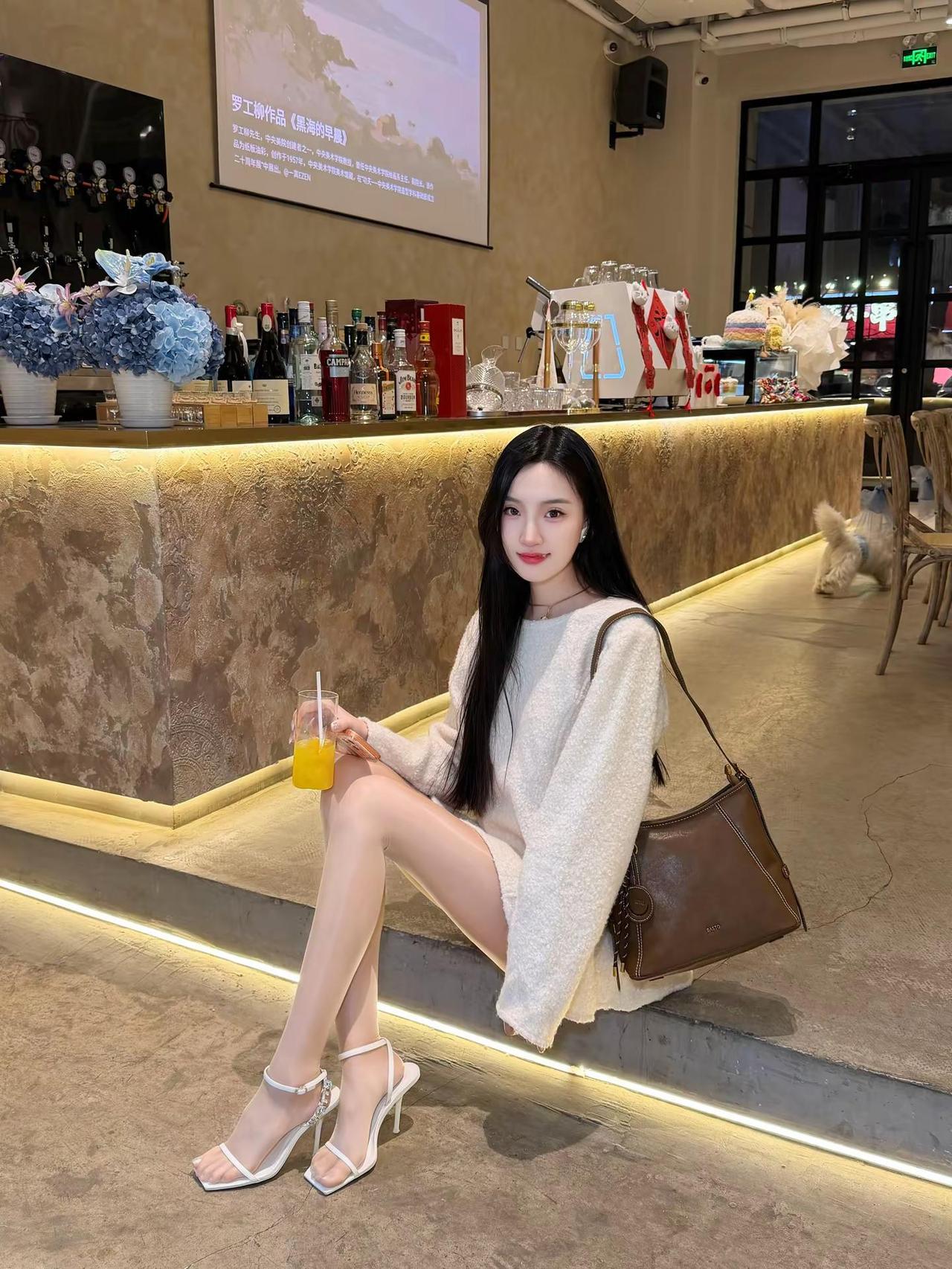 心脏又不在中间姐姐对你偏心怎么了黑长直姐姐