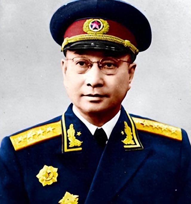 陈赓腿受伤后，要去上海治疗，哪知医生看到他腿上的枪伤，无论如何都不肯医治他。陈赓