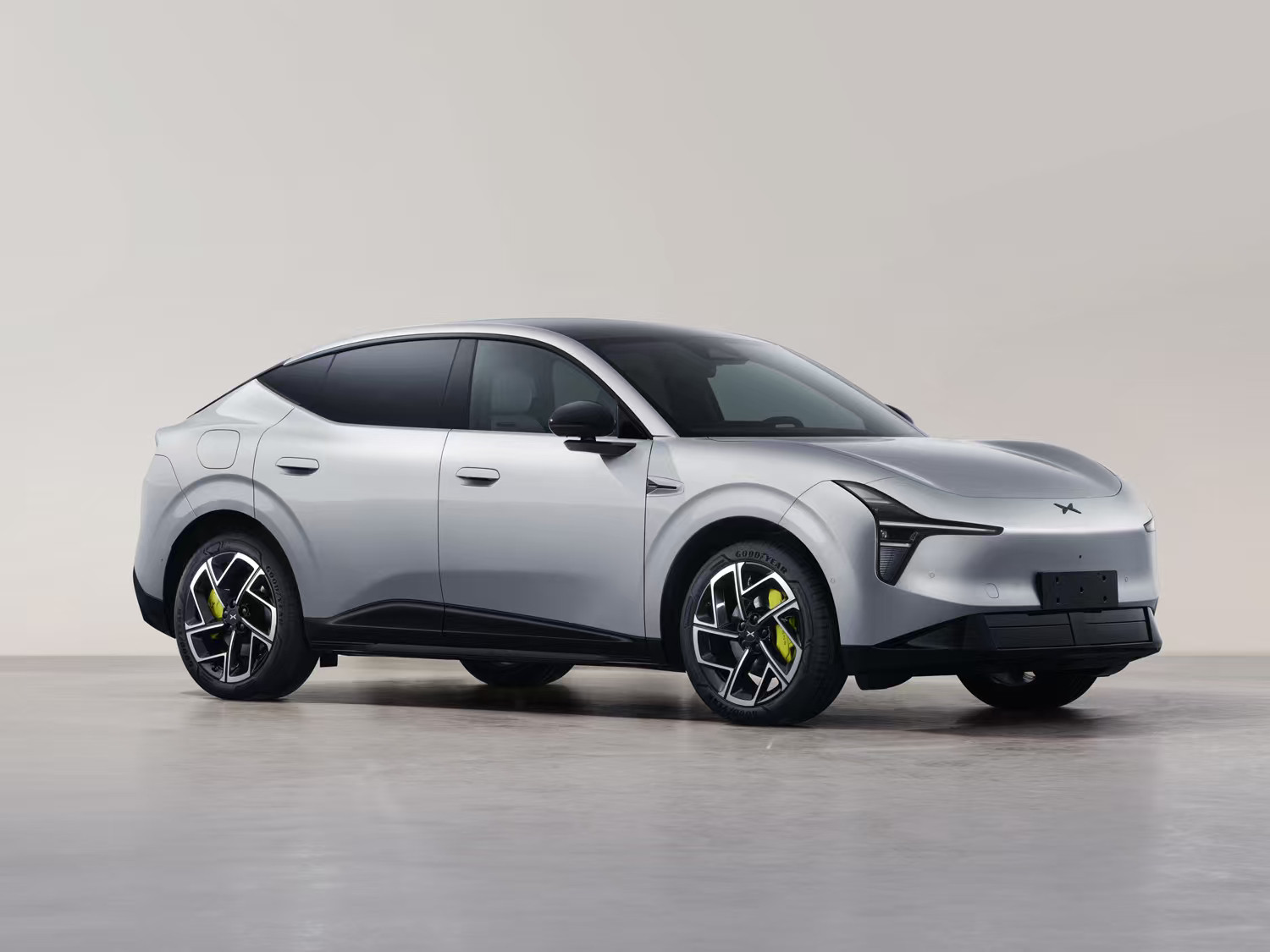 小鹏MONA的第二款车，终于来了。L03突然就在工信部目录上放出来了，前脸T字形