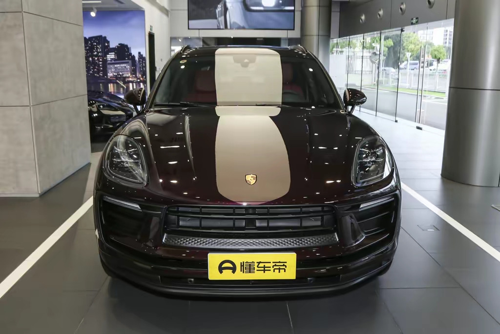 最近看到保时捷降价很多啊，帕美都快6折购了，这背后其实是电动化转型不给力，燃油车