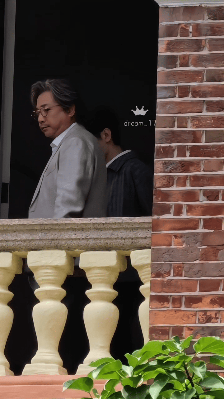 成毅粉把徐峥吓出表情包要不怎么说越来越招人喜欢呢！期待林sir的精彩瞬间！