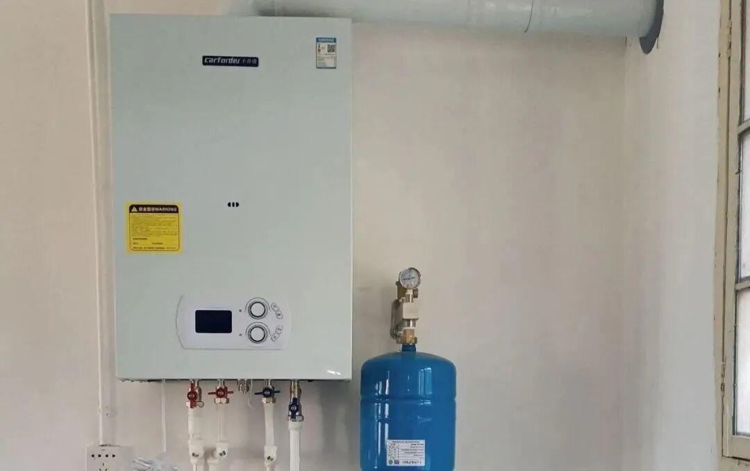 底线彻底守不住！1月5日小寒当天，河北农村曝出取暖难题，当地不少农村老人裹厚棉