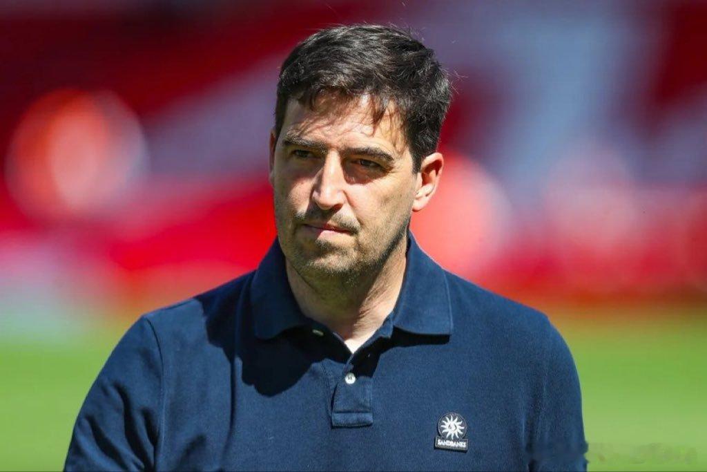 有球迷分析了伊劳拉符合利物浦的特点伊劳拉战术体系中的许多元素，在风格上与利物浦非