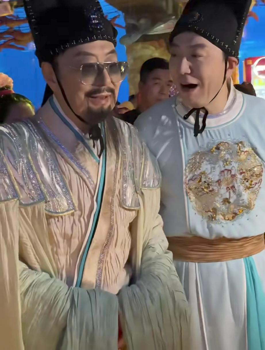 真霸气，广州正佳广场老板一激动狂发红包，就跟撒钱似的!2月6日晚上，广州正佳