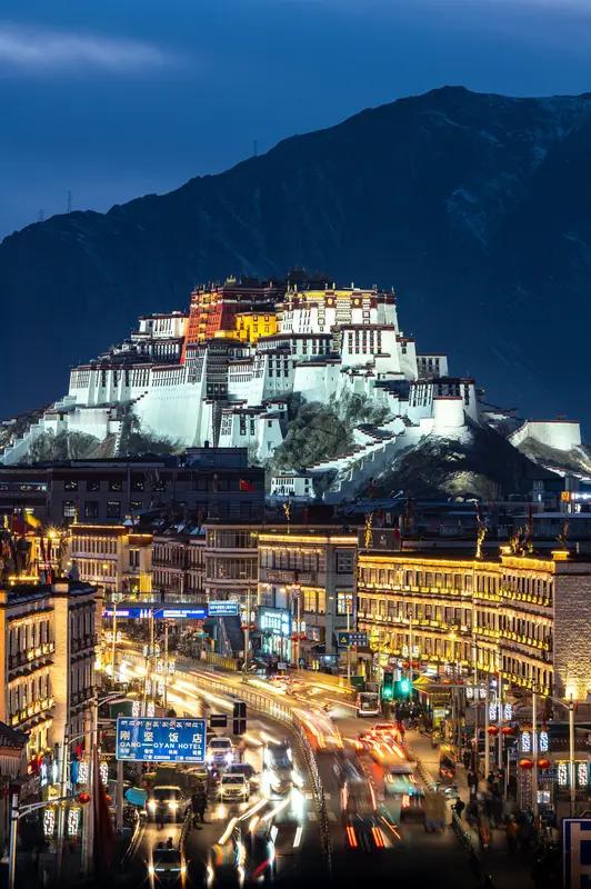 中国雨天最少的城市是哪里？中国雨天最少的城市通常是吐鲁番。以下从多方面介绍吐鲁番