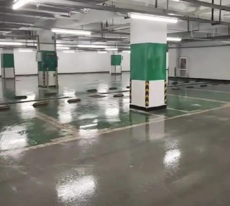 济南站北广场底下车库已经建的差不多了，以后济南站出租车一直排到经一路上的壮观现象
