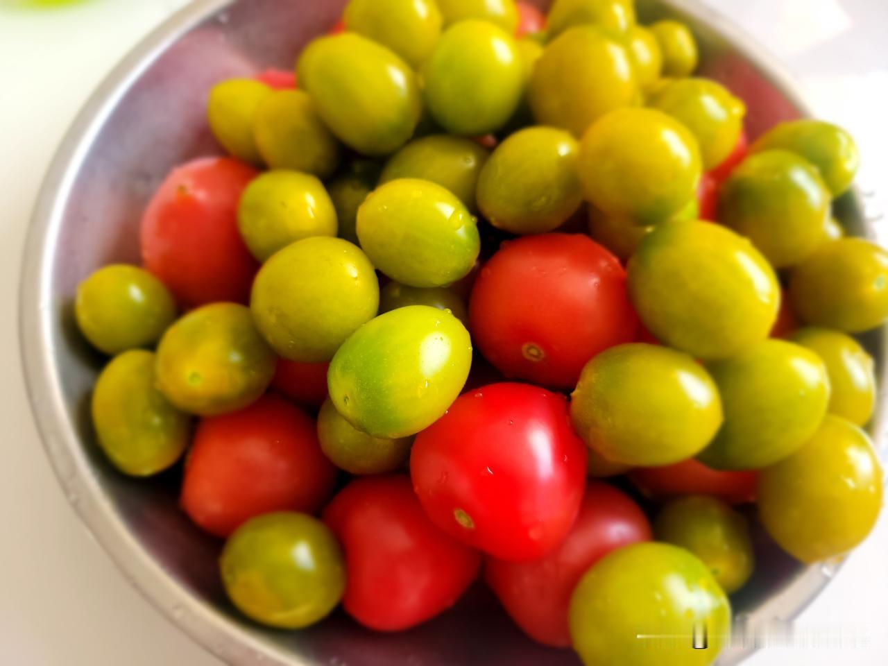 前两天到期两笔银行存款，拿着定期存款单去存款银行支取和转存，却意外被告知无法办理