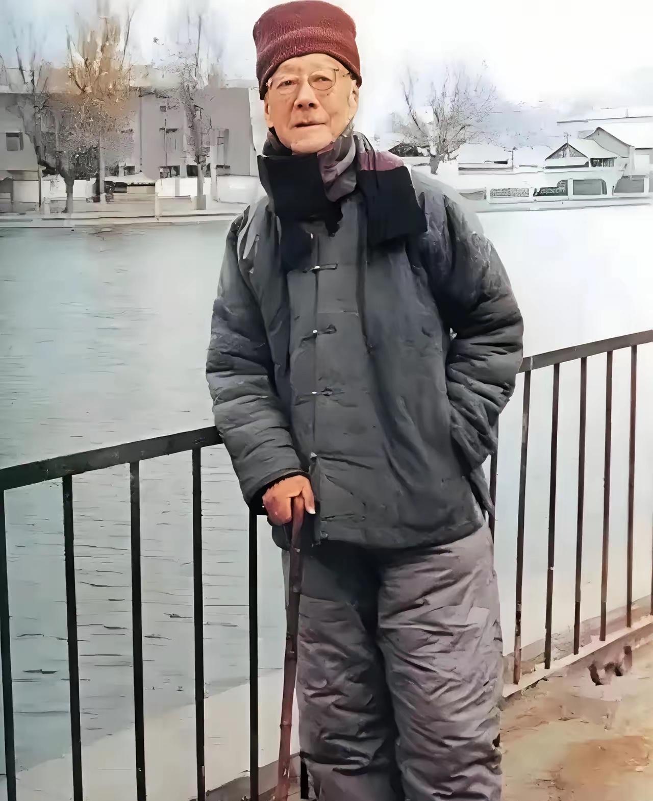 最近南博事件闹得沸沸扬扬，这起由仇英《江南春》引发的风波，像一面棱镜，折射出