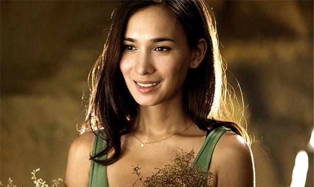 《从武术世家到百亿导演：吴京的硬核人生与意外的“战狼”女主角》