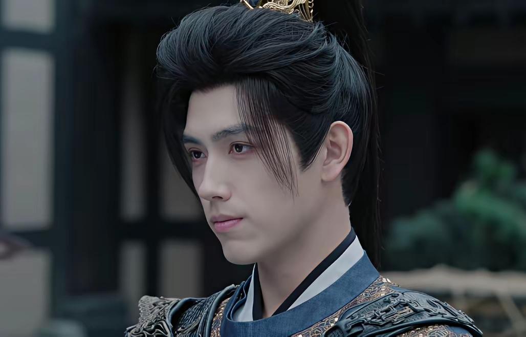 看《逐玉》“粉底液”将军让人鄙夷，但再看《白日提灯》，“高颅顶+粉底液”更是辣眼