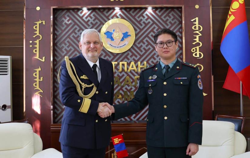 前脚蒙古国总理乌其日勒访问日本，和日本就国防领域合作达成了共识。后脚蒙古国与德国