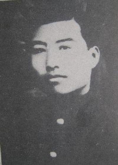 东北作家群核心一员，人生多重身份拖累文学高度的舒群舒群（1913年9月20