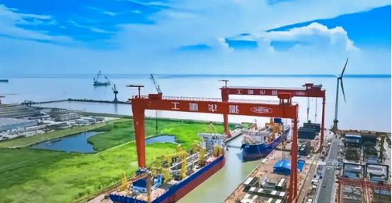 中国突然宣布了。在东海，我国自主研制的两艘35000立方米超大型耙吸挖泥船“通