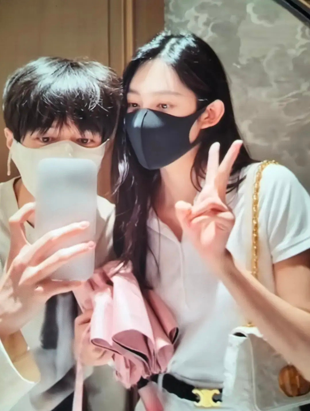沙皇白富美连腰带都要从留学穿到现在真的太务实了心动的信号​​​