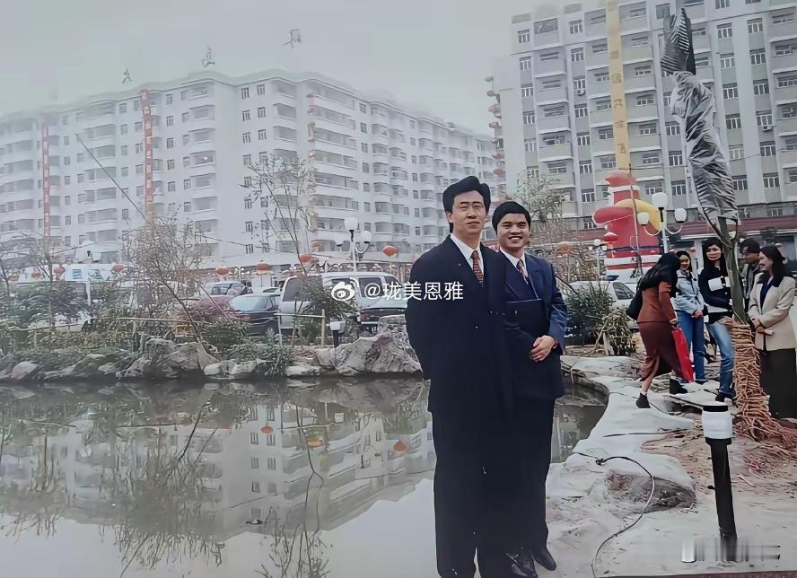 上世纪90年代许家印还在中达集团打工后来辞职，创办恒大​​​