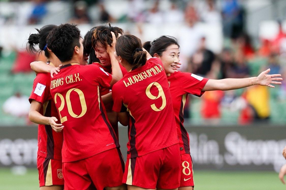 能让中国球迷开心的，还得是女足啊！女足亚洲杯上中国队加时赛2-0战胜中国台北，