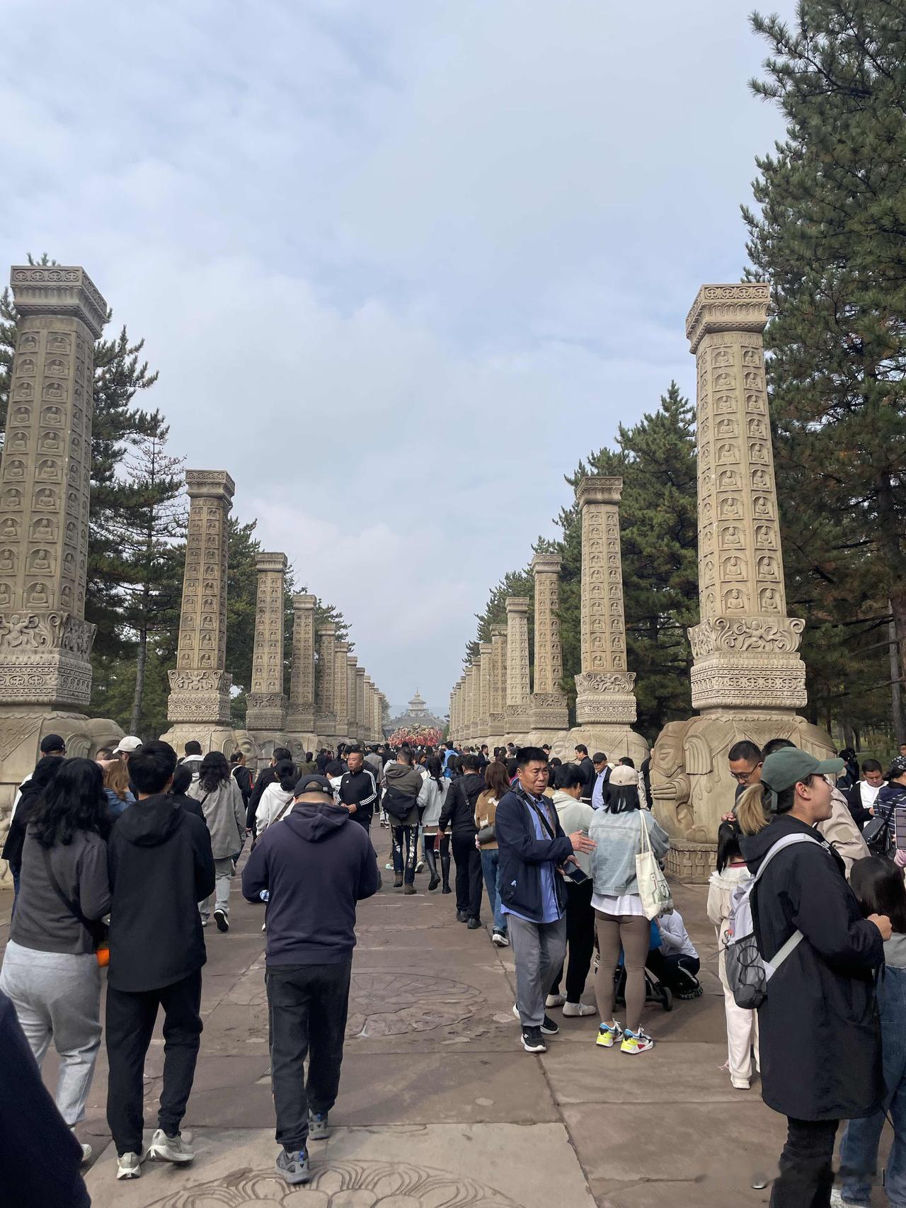 十一我们国人真是厉害，把外国荒无人烟的小岛都搞堵车了……你说这事儿有意思不？
