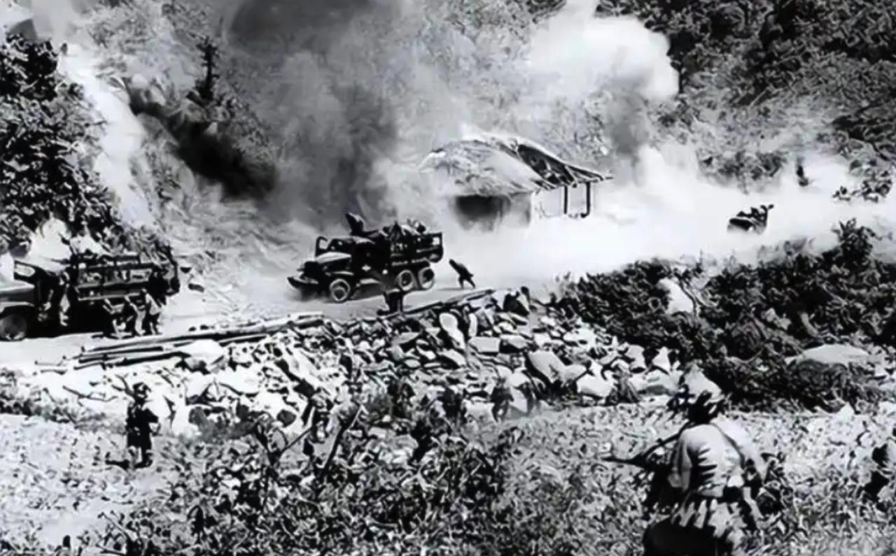 1951年，志愿军弹尽粮绝，撤退途中，忽然发现山谷里都是黑压压的美军，58师师长