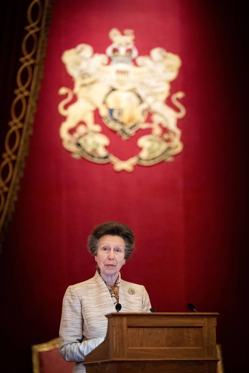 英国王室2025年6月5日，安妮长公主在白金汉宫主持招待会，并邀请她