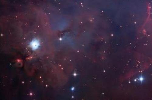 物质移动的比光快,因为连光都逃不过黑洞的吞