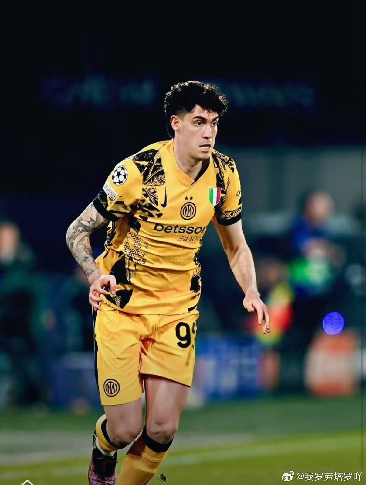 国际米兰方面表示愿意听取关于巴斯托尼的报价，而巴塞罗那则有意以7000万欧元的价