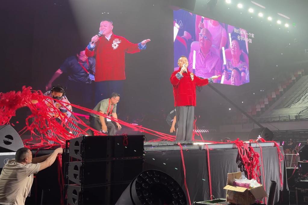 岳云鹏罚站迟到观众，全场大合唱，内场、看台爆满，黑粉早就不吭声了！德云社岳云鹏厦