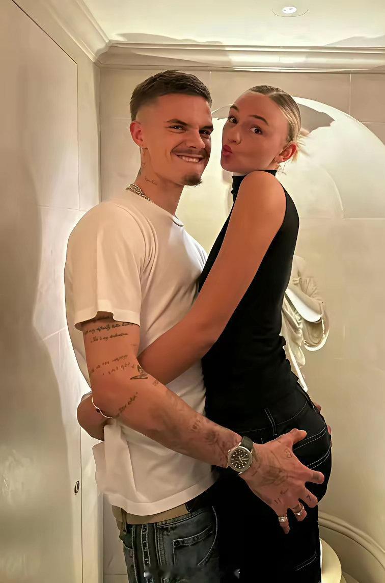 贝克汉姆二儿子和女朋友的合照，他才21岁，但看起来都快比他爸老了😳​​​